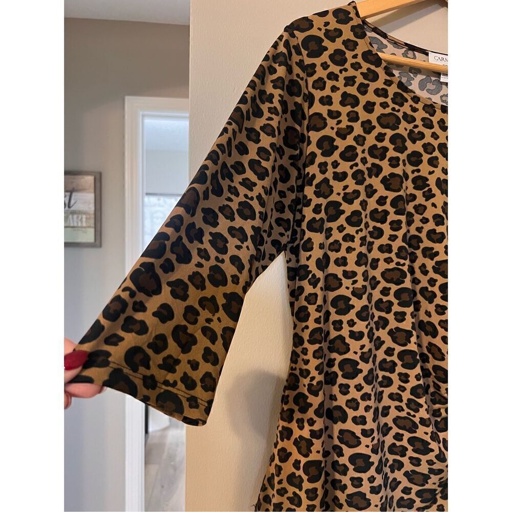Carmen Marc Valvo 1X Leopard Print 3/4 Sleee Top Brown Tan Ruched Elevated Basic - Picture 5 of 11